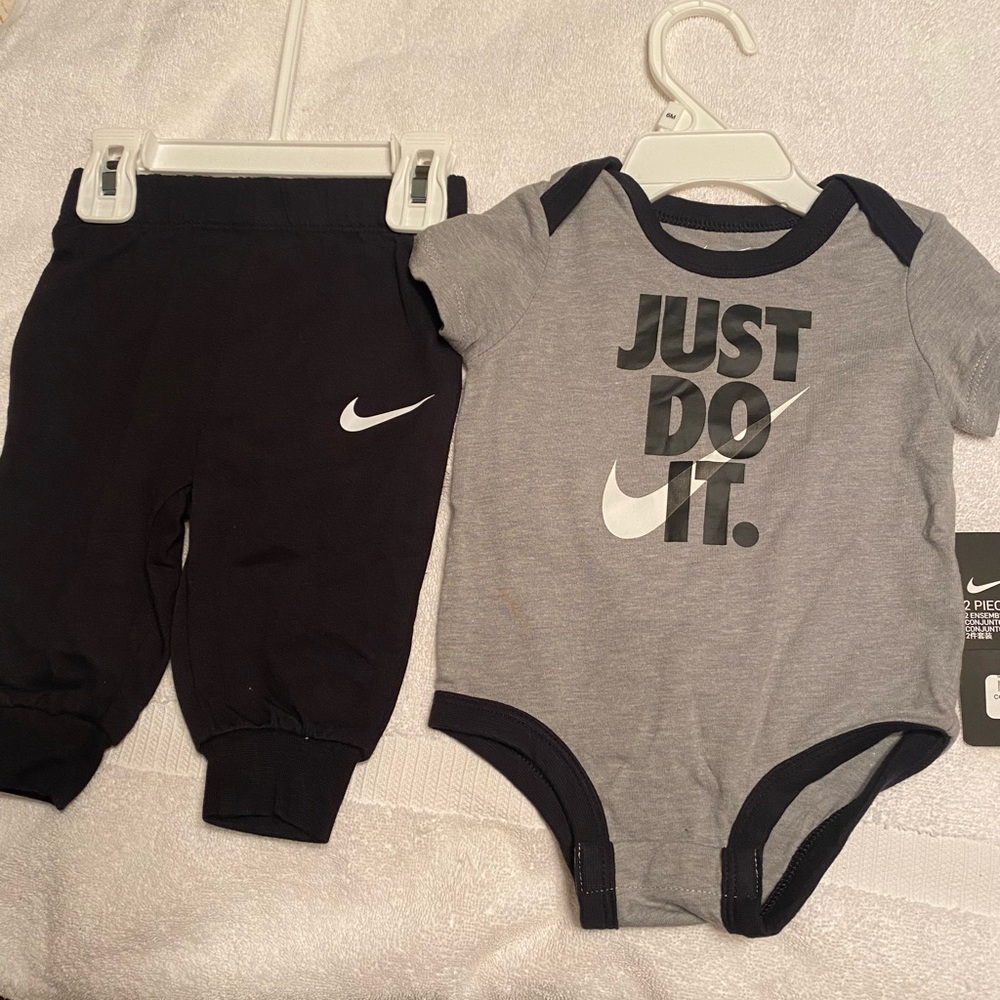 2 Piece Nike 6 month set